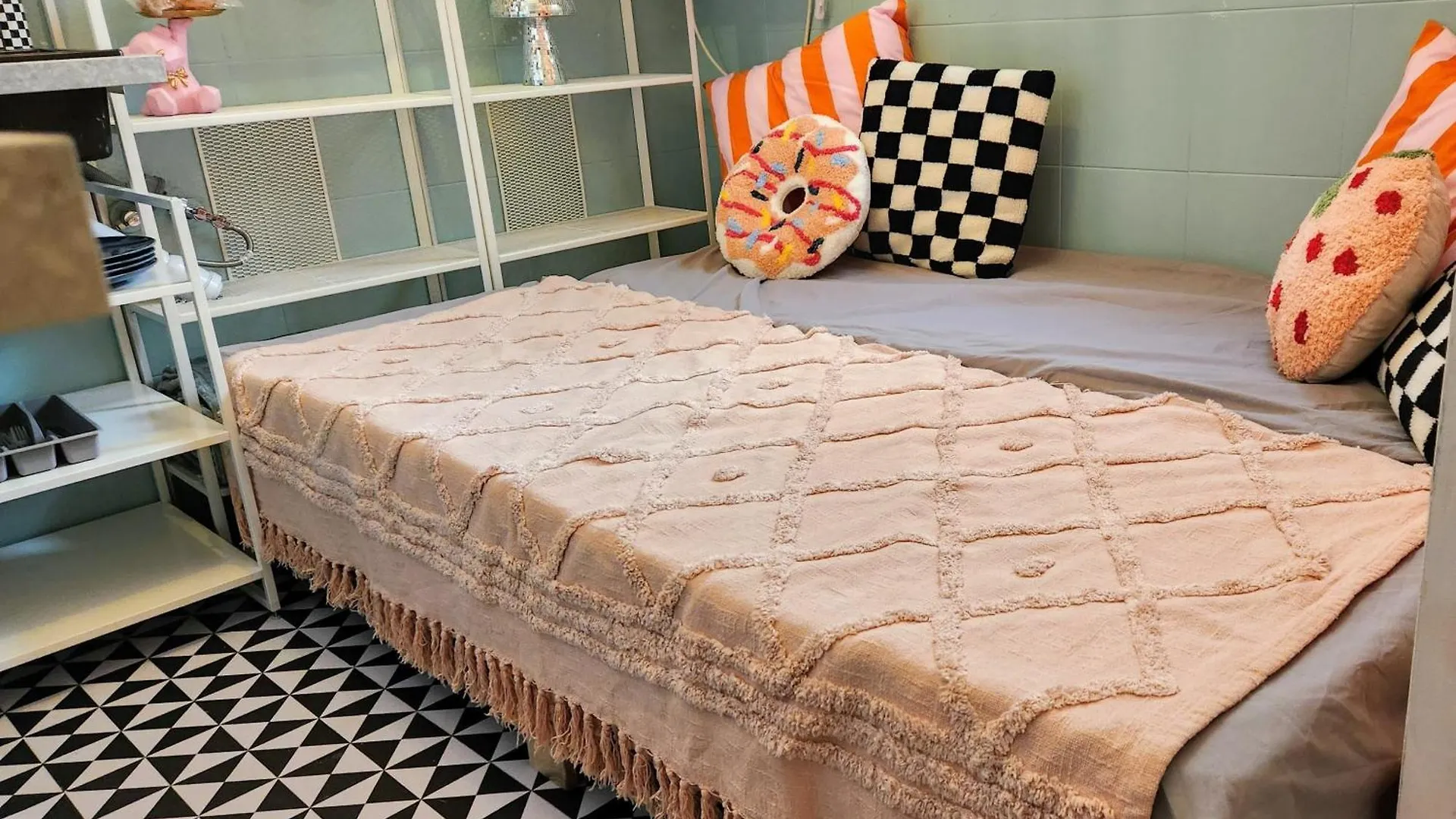 Apartment Groovy Feelin' Studio Esplugues de Llobregat Spain
